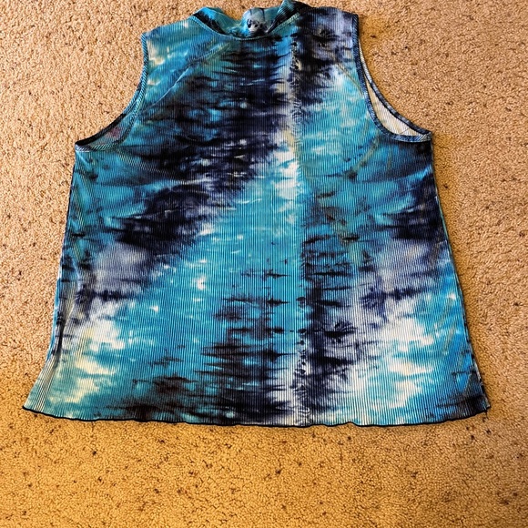 CJ Banks sleeveless tye/dye blue blouse - Picture 2 of 3